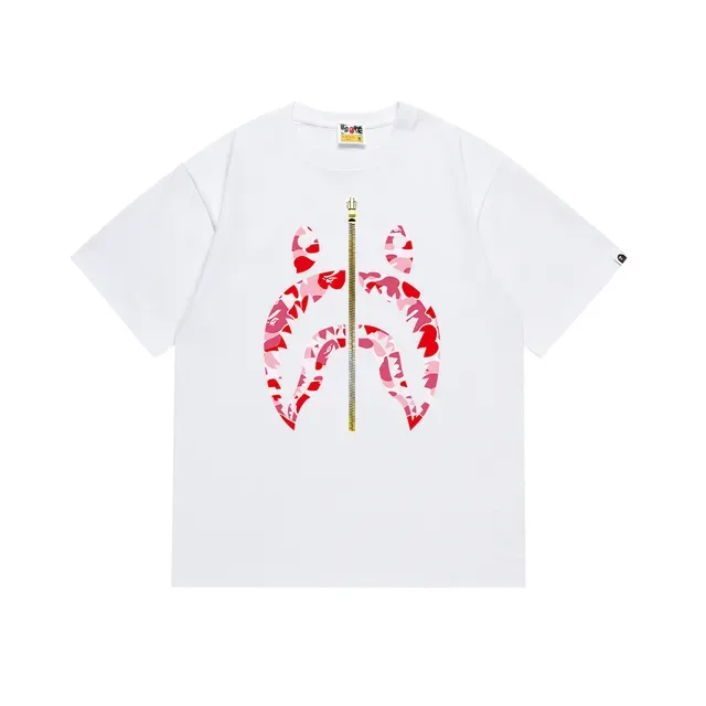 تيشيرت A Bathing Ape Shark Hoodie أبيض وردي بطباعة جرافيك أمامية وتفصيل سحاب ذهبي في الوسط 11