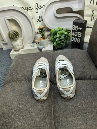 Adidas Beige White Laceless Strap Closure Three-Stripe Side Panel Lifestyle Sneakers 8