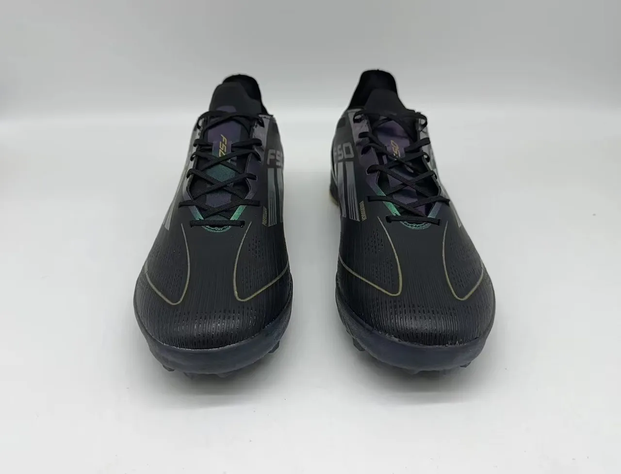 Adidas Sapatos de futebol turf preto verde baixo corte com cadarço parte superior texturizada de material sintético 4