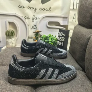 أديداس أحذية رياضية سوداء فضية مزينة بكريستال low-top lifestyle