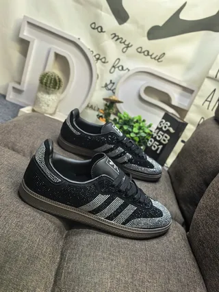Adidas Chaussures Lifestyle Noires Argentées à Cristaux Basses 9