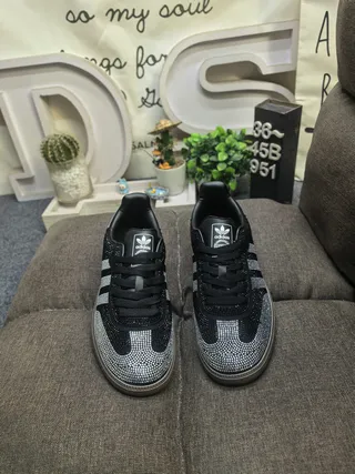 Adidas Chaussures Lifestyle Noires Argentées à Cristaux Basses 10