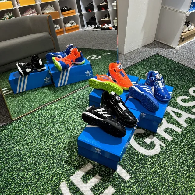 Adidas Black White Rotational Dial Closure Synthetic Patent Upper Indoor Soccer Shoes 9