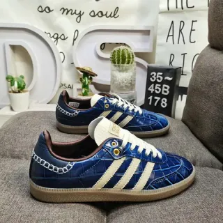 أديداس حذاء رياضي أزرق بيج Crocodile-Embossed Leather Upper Cream Triple Stripes Lifestyle Sneakers