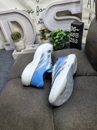 Adidas नीला-भूरा हल्का जाली ऊपरी तराशा फोम मिडसोल रनिंग जूते 6