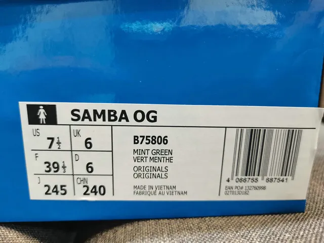 Adidas Chaussures Lifestyle Bleu Argent Basse avec Tige en Daim et Cuir 2