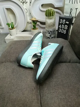 Adidas Chaussures Lifestyle Bleu Argent Basse avec Tige en Daim et Cuir 6