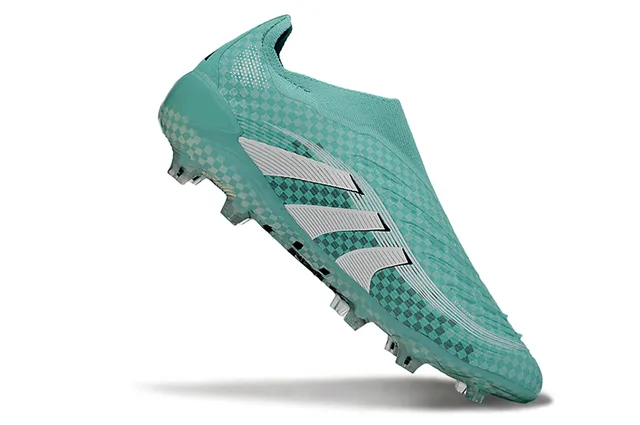 Adidas Zapatos de fútbol con empeine azul blanco translúcido a cuadros, cuello tipo calcetín, suela para terreno firme 2