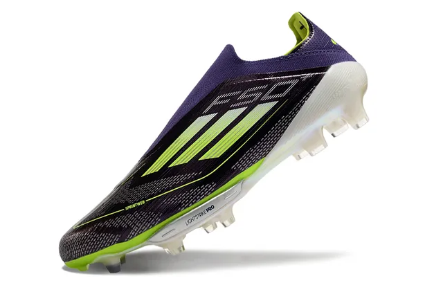 Adidas F50 Zapatos de fútbol con upper de tejido Knit en morado y verde, cuello sock-fit, para terreno firme 3