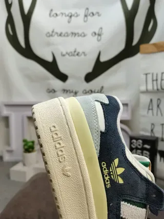 Adidas Forum 84 Low Zapatillas Lifestyle Blancas Grises Azules 3