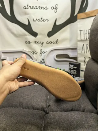 Adidas 灰黑蛇纹合成鞋面三道杠运动鞋 4