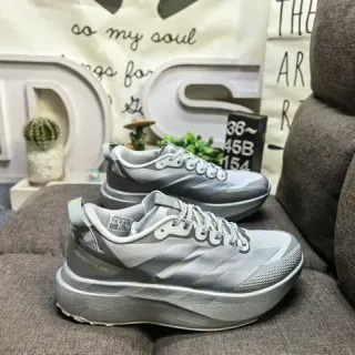 Adidas أحذية رياضية للأسلوب الحياة رمادي أخضر وسط كعب مصمم شبكي وطبقة اصطناعية