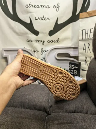 Adidas Mary Jane أبيض وبني بدون أربطة مع حاشية مقصوصة Mary Jane Shoes 4