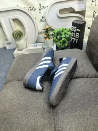 Adidas Navy White Laceless Velcro Strap Three-Stripe Side Panel Lifestyle Sneakers 6