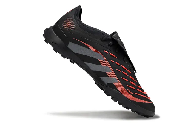 Adidas Predator Negro Gris Bajo Corte Superior Sintético Superposición Gráfica de Tres Rayas Zapatos de Fútbol para Césped 2