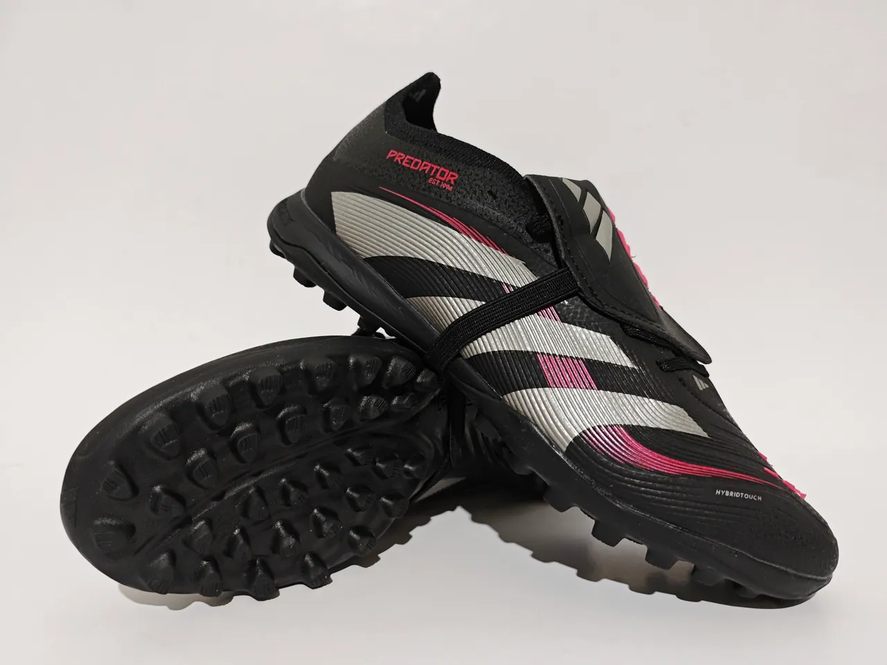 Adidas Predator Negro Gris Bajo Corte Superior Sintético Superposición Gráfica de Tres Rayas Zapatos de Fútbol para Césped 8