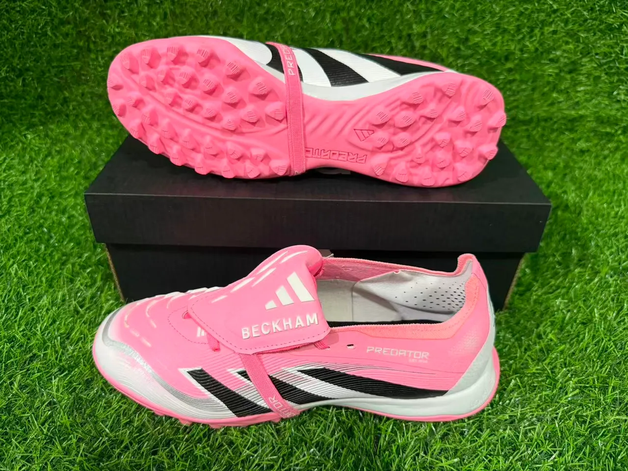Adidas Predator पिंक ब्लैक लो-कट लेसलेस स्ट्रैप टर्फ सोकर जूते 7