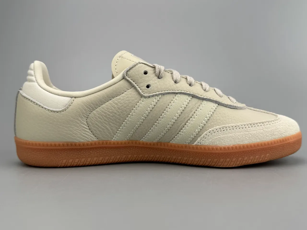 Adidas Samba Beige and Gum حذاء أسلوب حياة 10