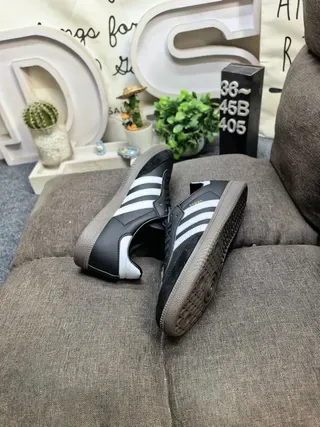 Adidas Samba 黑白生活方式运动鞋 6