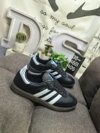 Adidas Samba 黑白生活方式运动鞋 9
