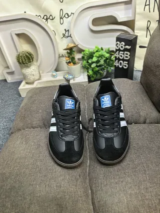 Adidas Samba 黑白生活方式运动鞋 10