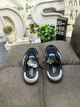 Adidas Samba Black White Gum Zapatillas lifestyle slip-on 8
