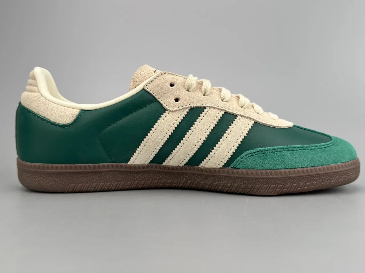 Adidas Samba Verde y Crema Zapatillas Lifestyle 10