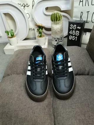 Adidas Samba chaussures lifestyle blanches noires marrons 20