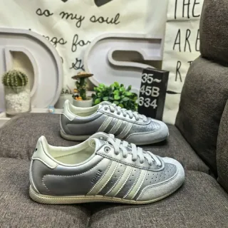 Adidas فضي بيج Retro Runner معدني أحذية أسلوب حياة