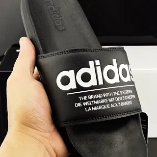 Adidas Slide Zapatilla Negra con Correa de Imitación de Cuero