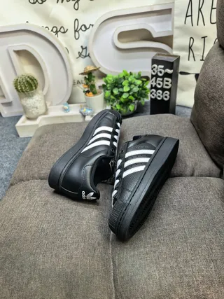 Adidas Superstar 黑色和银色金属生活方式运动鞋 6