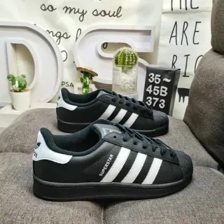 Adidas Superstar अहज़िये रियासिये अनेकाहे अस्वद वअबीयद