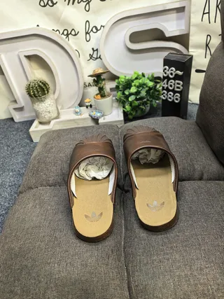 Adidas Superstar Slide Chaussons en cuir marron avec semelle en liège 8