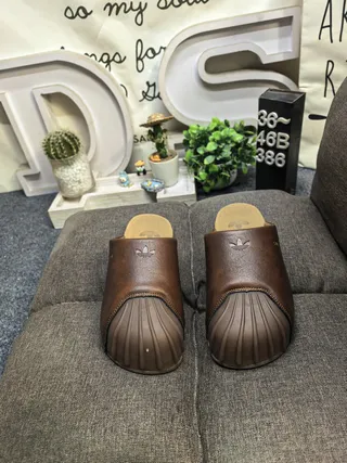 Adidas Superstar Slide Chaussons en cuir marron avec semelle en liège 10