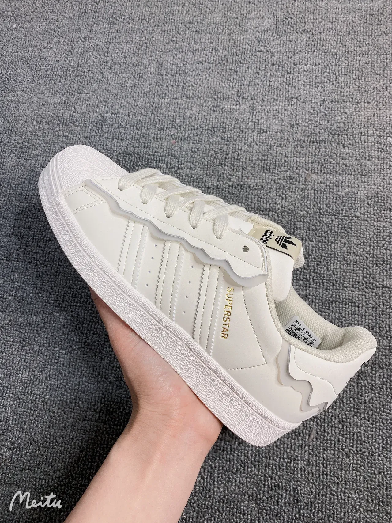 Adidas Superstar White Gold Shell-Toe Wavy Overlay أحذية رياضية للنمط الحياتي 3
