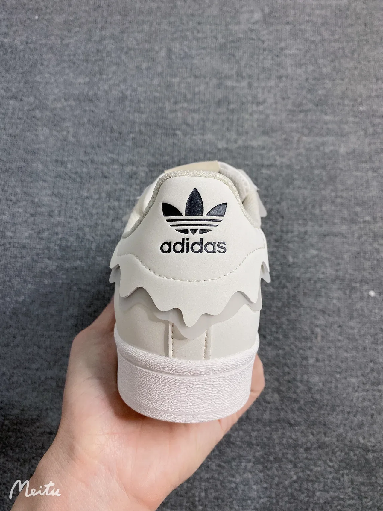 Adidas Superstar White Gold Shell-Toe Wavy Overlay أحذية رياضية للنمط الحياتي 8