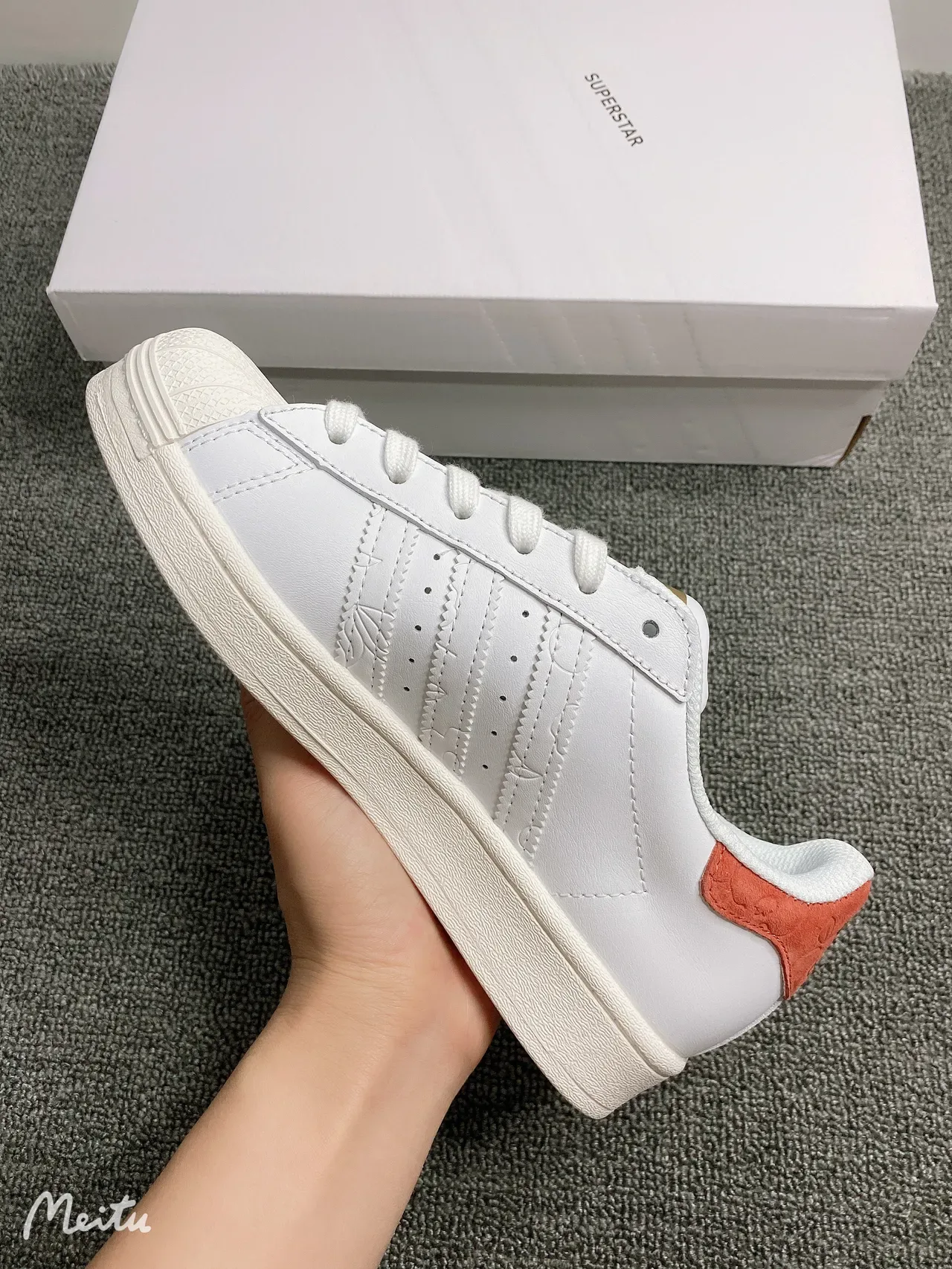 Adidas Superstar White Orange Gold 生活方式运动鞋 11