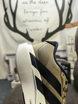 Adidas 白黑 工程网面鞋面 三条侧边品牌 跑鞋 3