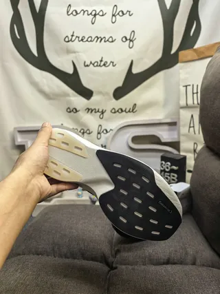 Adidas 白黑 工程网面鞋面 三条侧边品牌 跑鞋 4