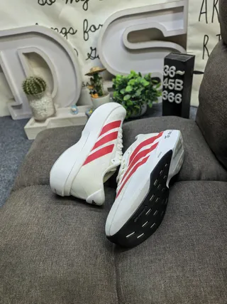 Adidas 白黑 工程网面鞋面 三条侧边品牌 跑鞋 16