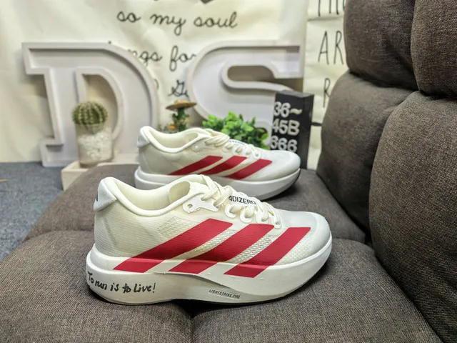 Adidas 白黑 工程网面鞋面 三条侧边品牌 跑鞋 21