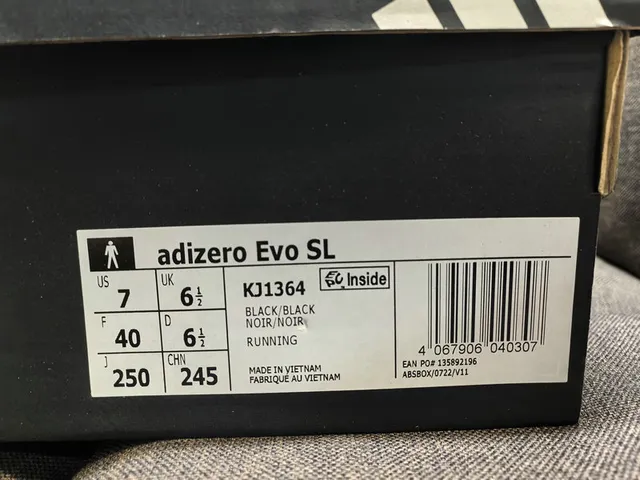 Adidas 白黑 工程网面鞋面 三条侧边品牌 跑鞋 22