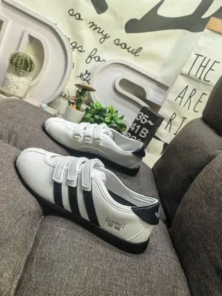 Adidas White Black Low-Top Velcro Strap Closure Lifestyle Sneakers 7