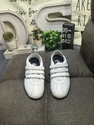 Adidas White Black Low-Top Velcro Strap Closure Lifestyle Sneakers 10