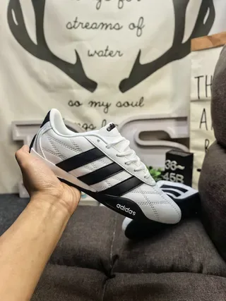 Adidas Tênis Lifestyle Brancos e Pretos Matelassados Sintéticos na Parte Superior com Três Faixas 5