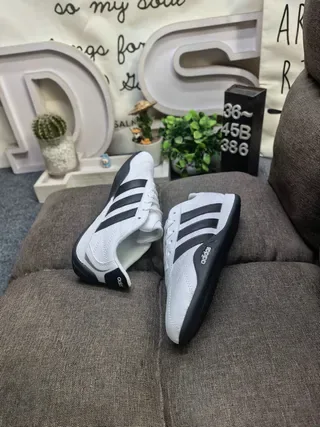 Adidas Tênis Lifestyle Brancos e Pretos Matelassados Sintéticos na Parte Superior com Três Faixas 6