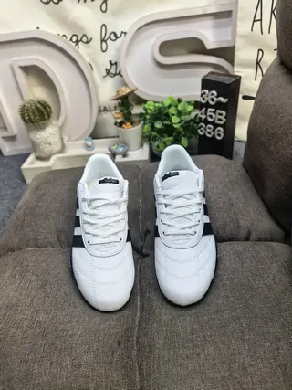 Adidas Tênis Lifestyle Brancos e Pretos Matelassados Sintéticos na Parte Superior com Três Faixas 10