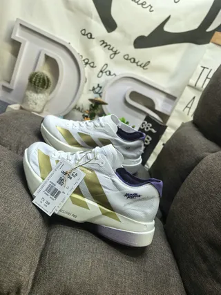 Adidas 白色金 赛车灵感 金属条纹 跑鞋 7