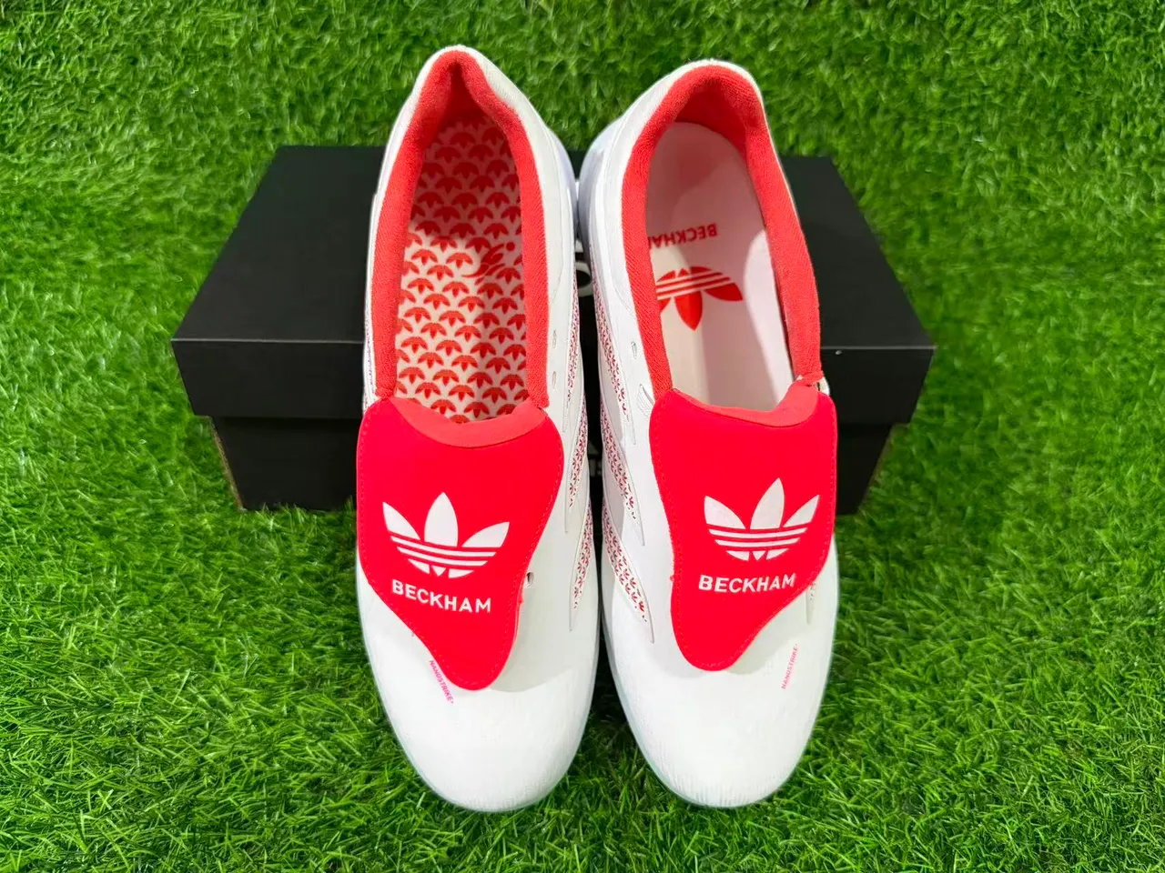 Adidas Blanco Rojo Bajo Superior Sintético Capas de Rayas Texturizadas Césped Artificial Zapatos de Fútbol 2