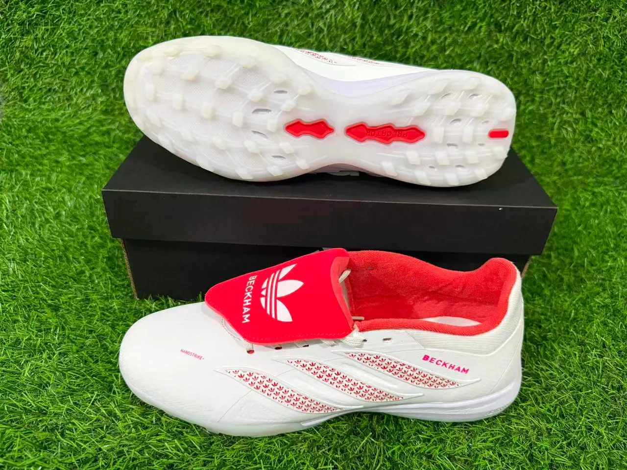 Adidas Blanco Rojo Bajo Superior Sintético Capas de Rayas Texturizadas Césped Artificial Zapatos de Fútbol 3